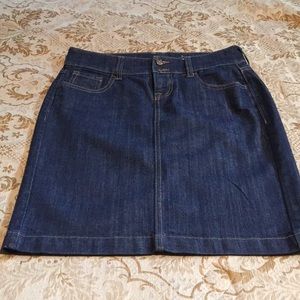 🌈Denim skirt dark wash NWOT🍉
